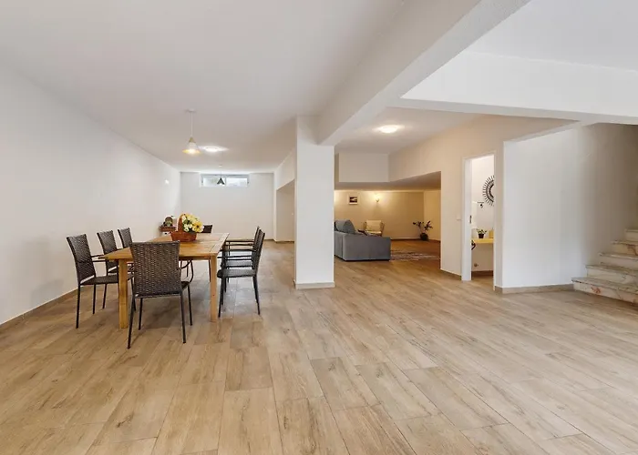 فيلة Caparica Sun *